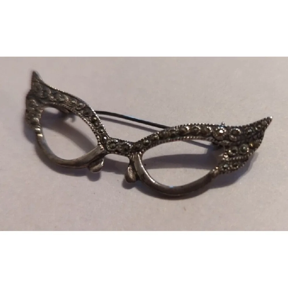 Vintage Extremely Rare Sterling Silver Cat Eye Glasses Frame Brooch Pin Gorgeous